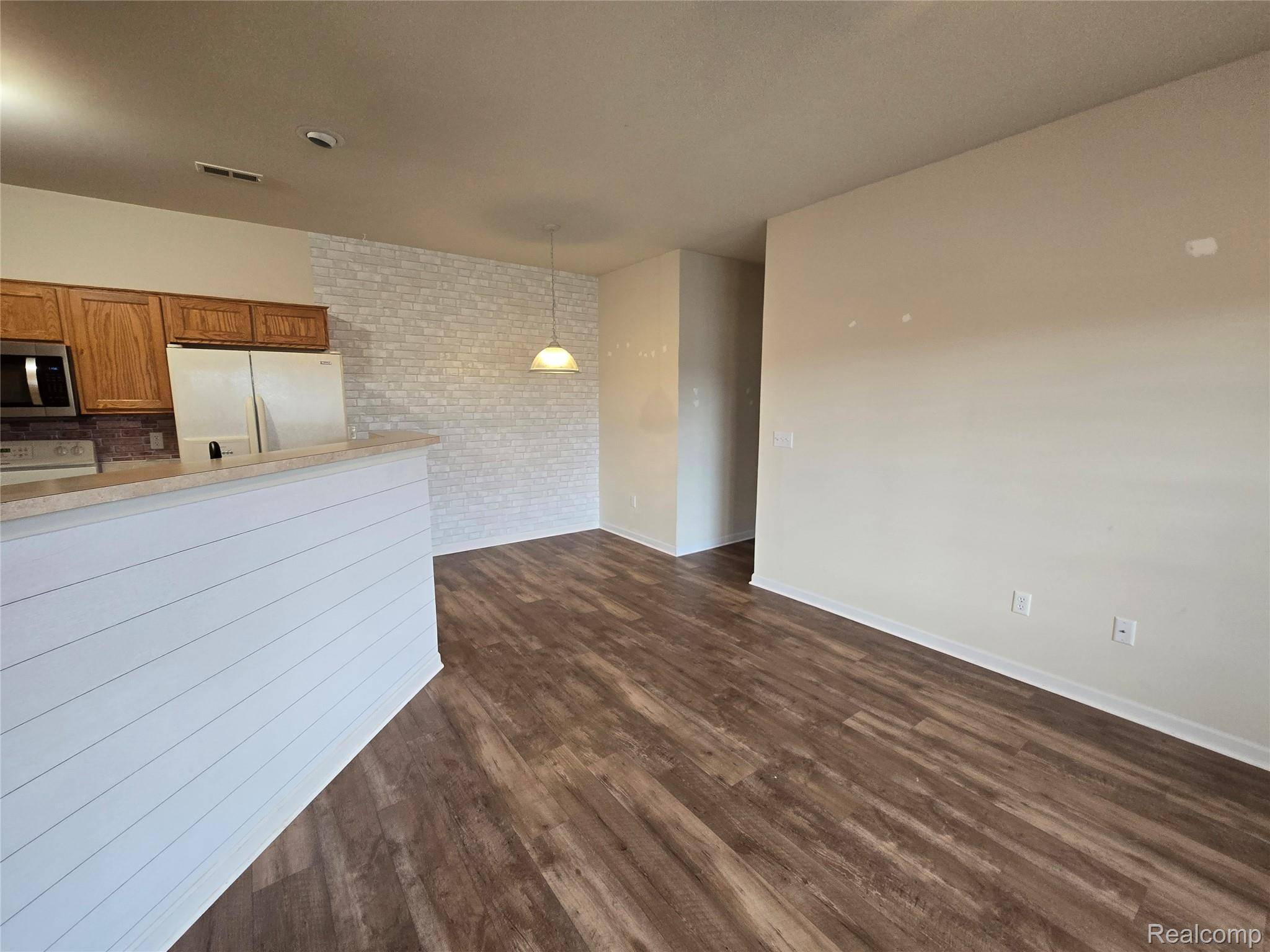 Trenton, MI 48183,27611 Hidden Oaks DR