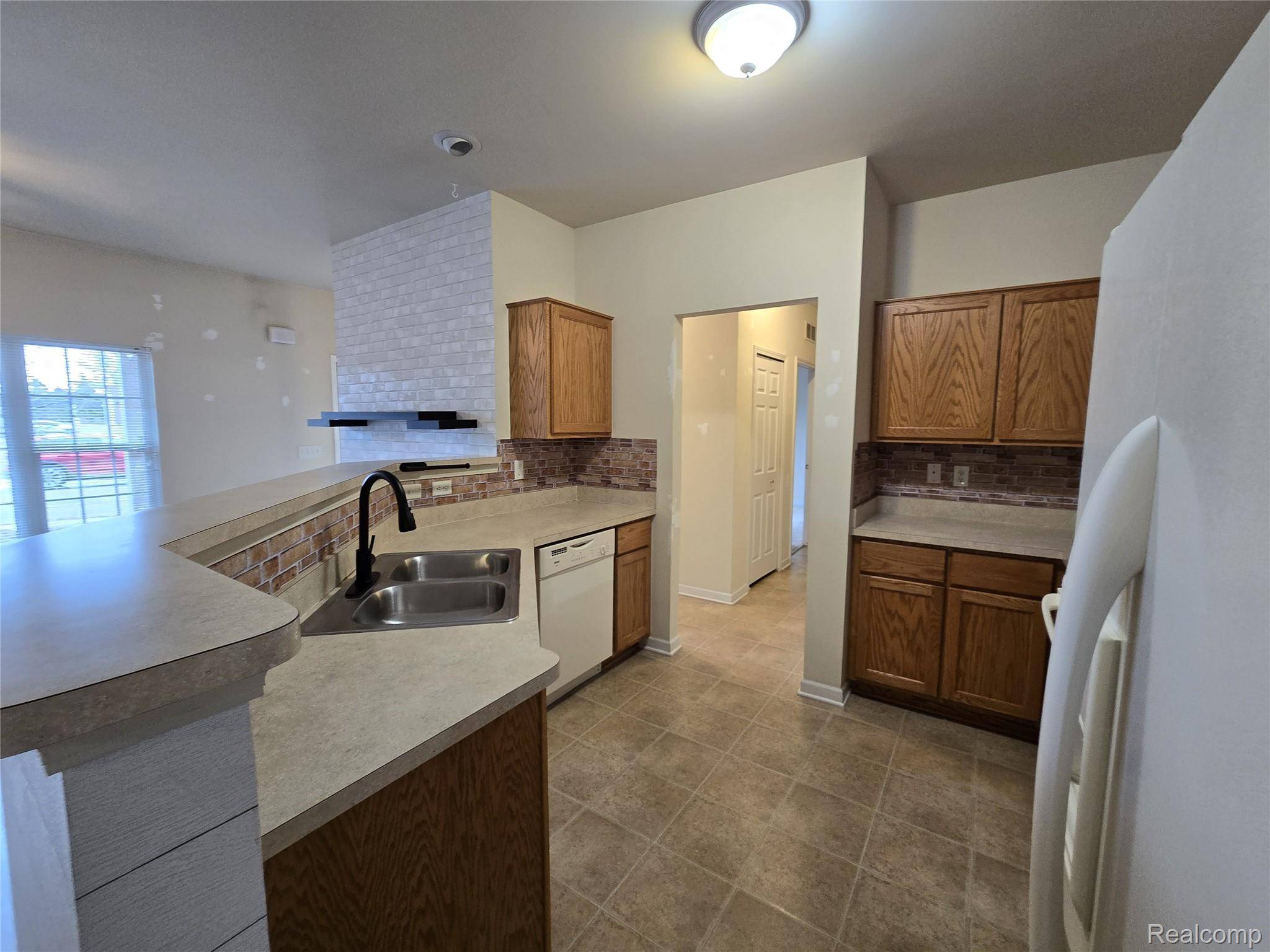 Trenton, MI 48183,27611 Hidden Oaks DR