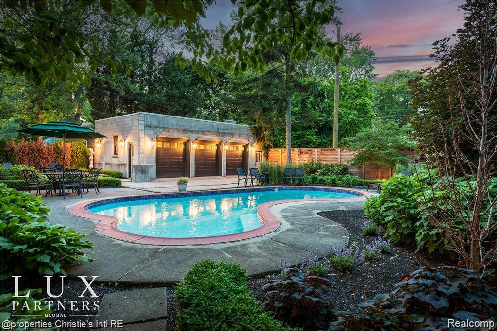 Detroit, MI 48201,2150 Iroquois ST