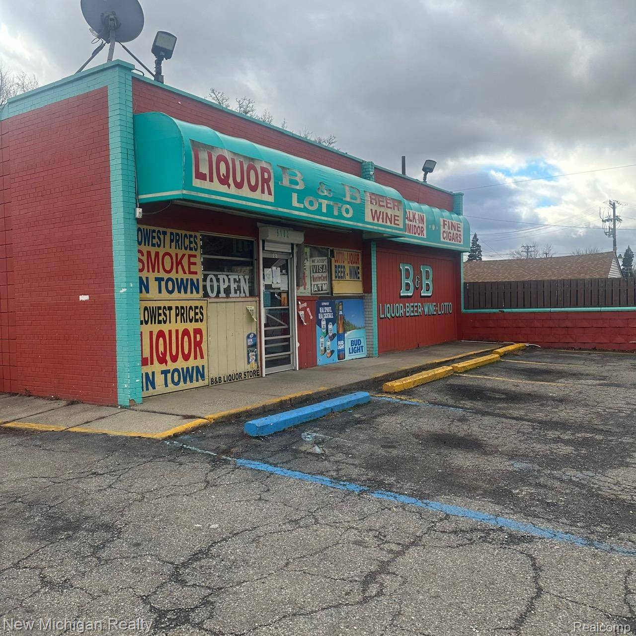 Warren, MI 48091,5102 9 Mile Rd