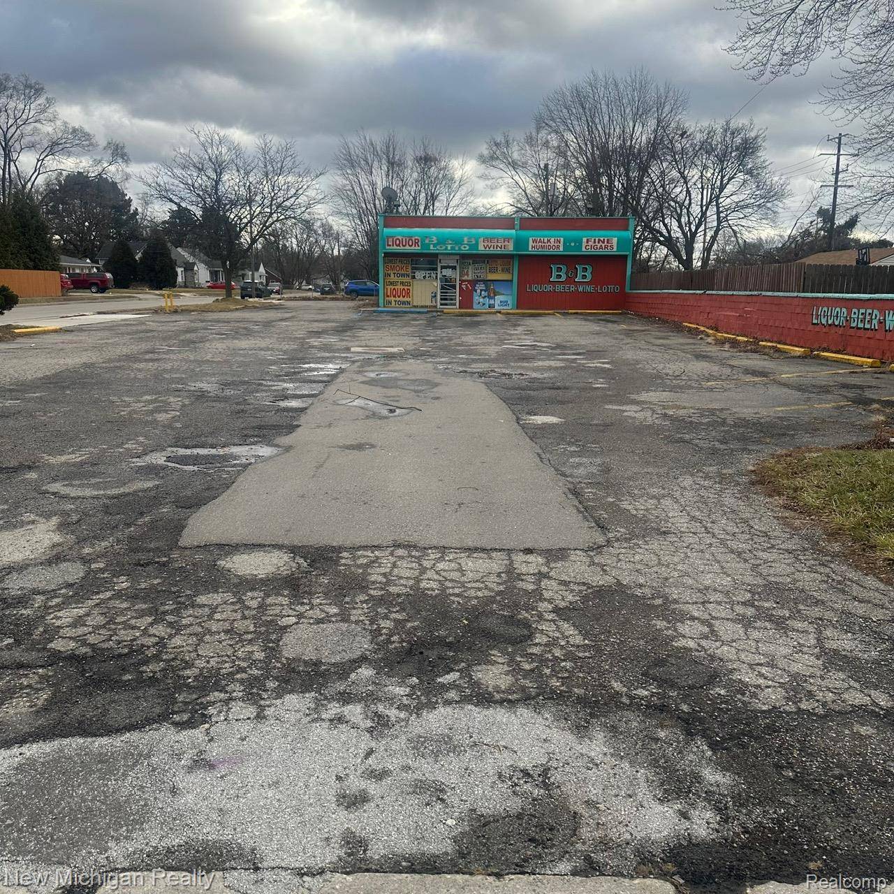 Warren, MI 48091,5102 9 Mile Rd