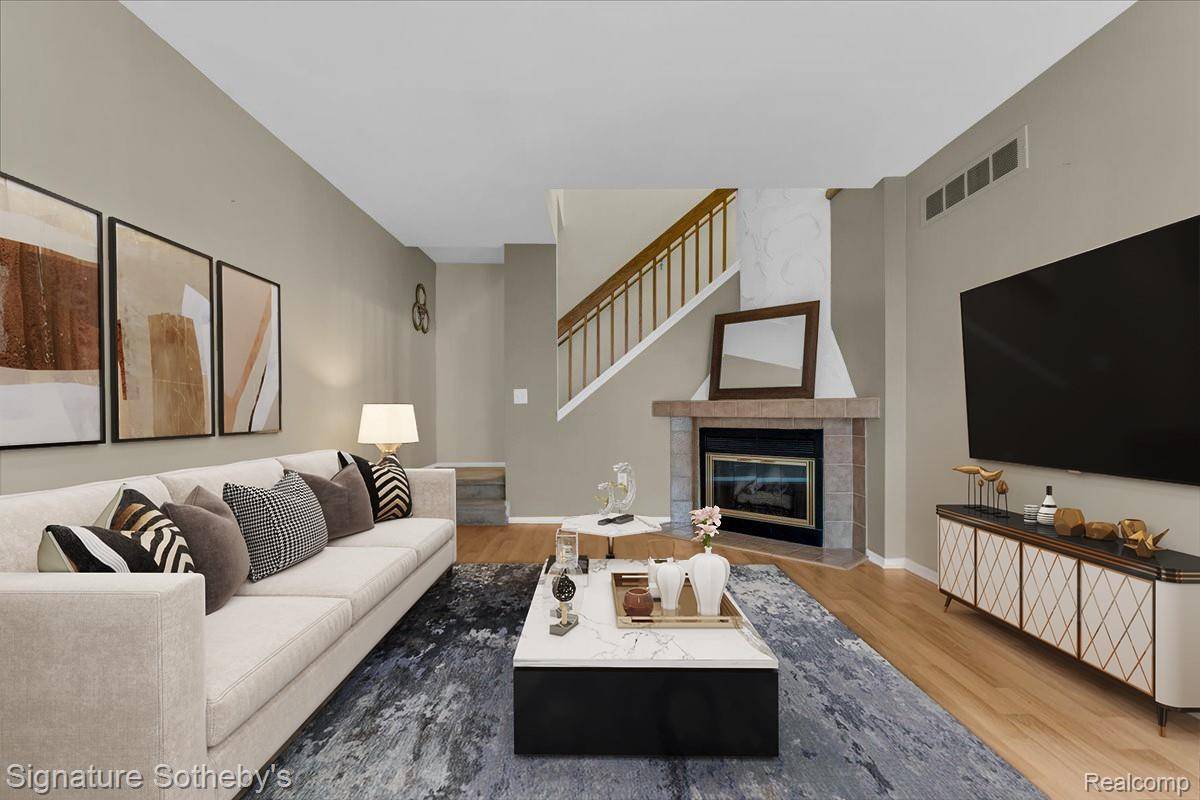 Novi, MI 48375,22331 Peachtree