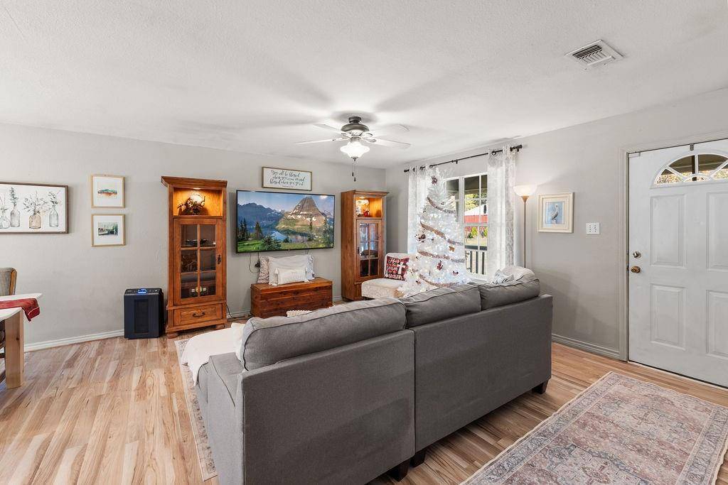 Mineola, TX 75773,1320 County Road 2290