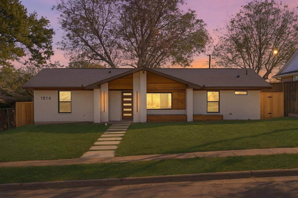 Dallas, TX 75241,1614 E Red Bird Lane