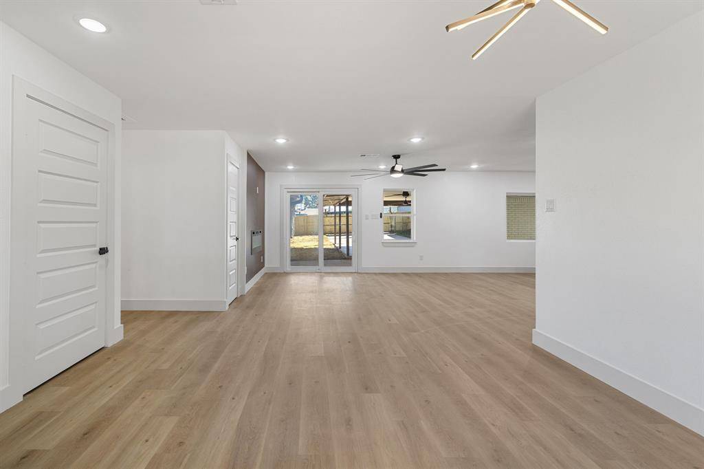 Dallas, TX 75241,1614 E Red Bird Lane