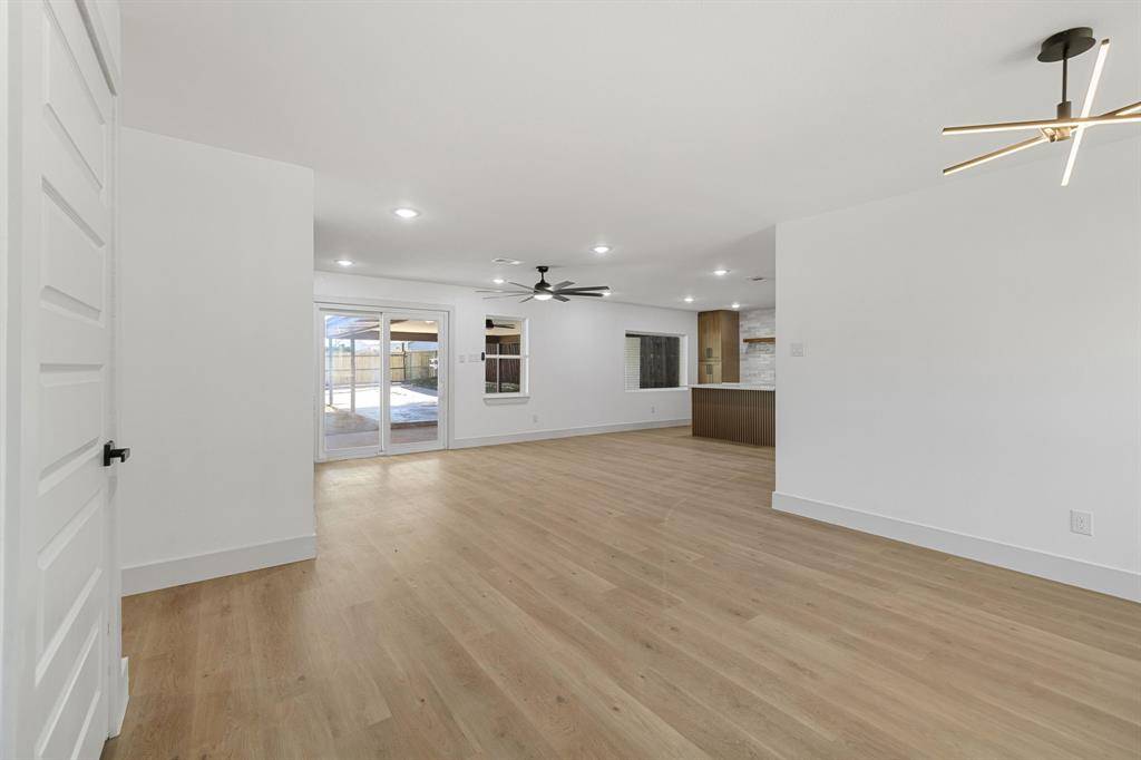 Dallas, TX 75241,1614 E Red Bird Lane