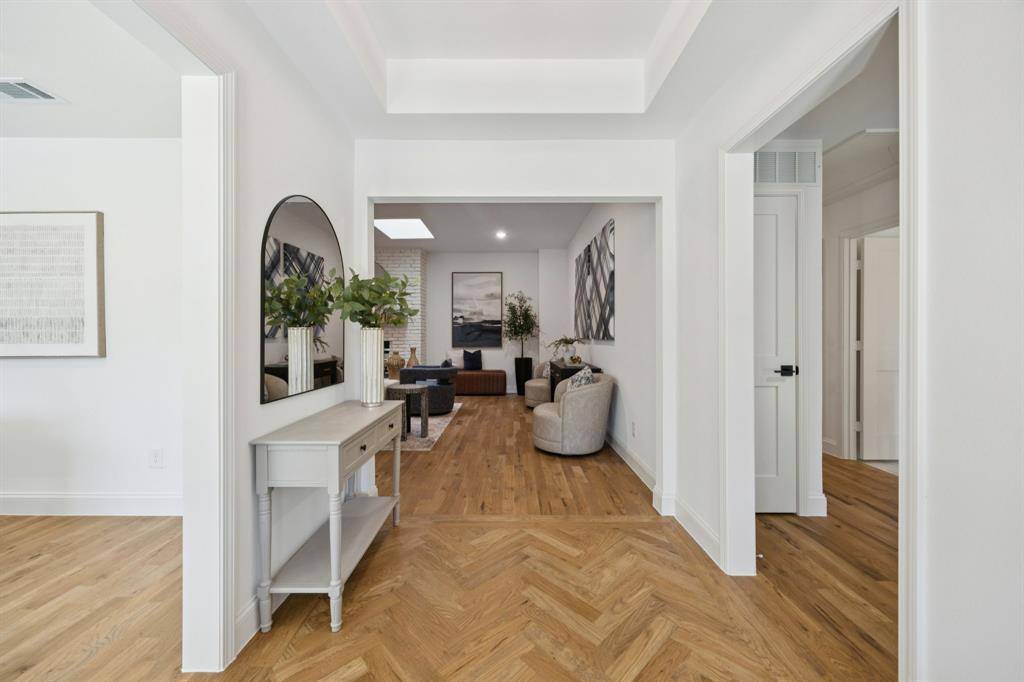 Dallas, TX 75244,4331 Laren Lane