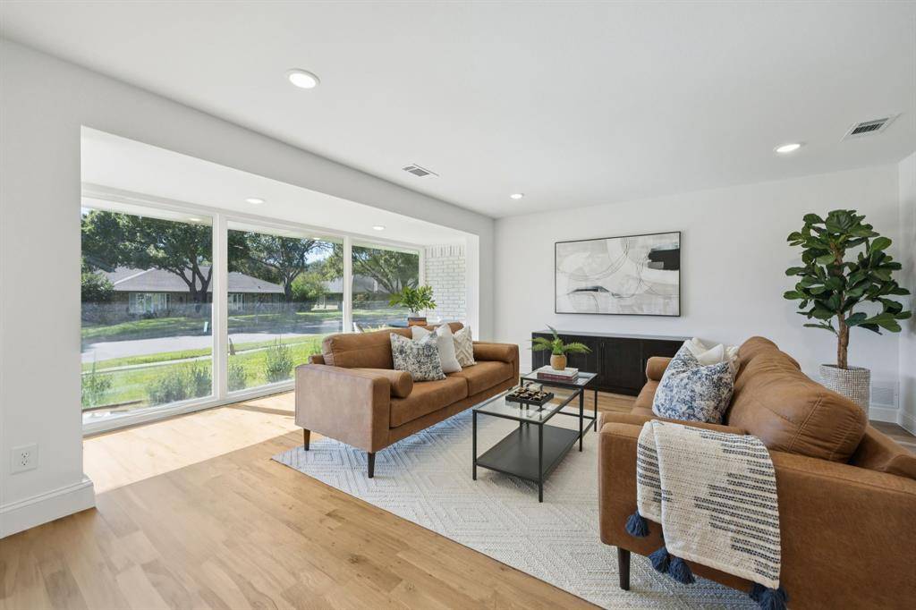 Dallas, TX 75244,4331 Laren Lane