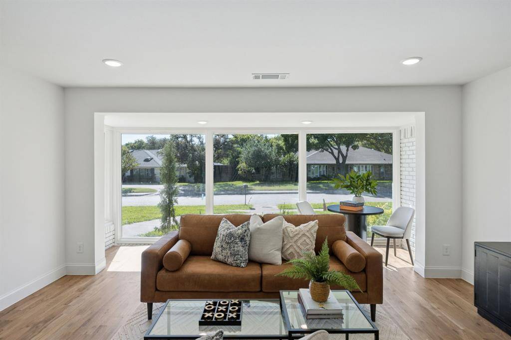 Dallas, TX 75244,4331 Laren Lane