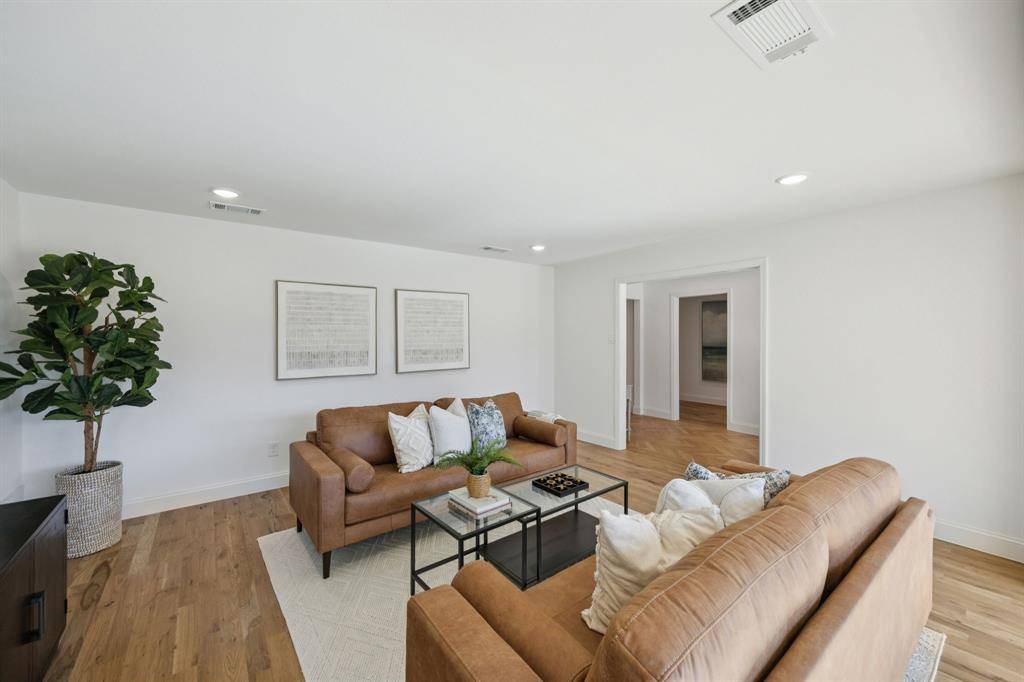 Dallas, TX 75244,4331 Laren Lane