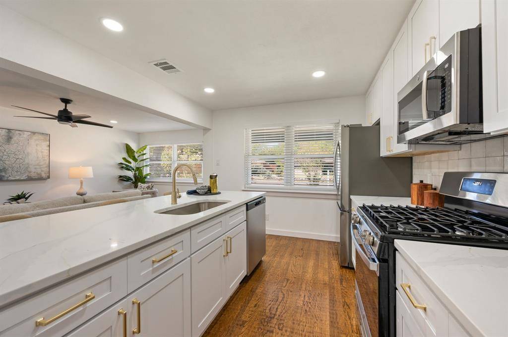 Dallas, TX 75228,9916 Cloister Drive