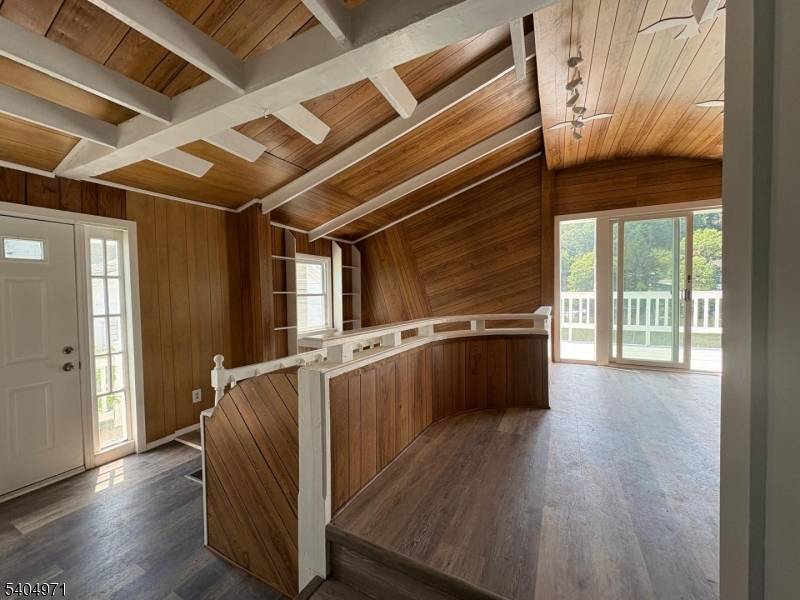 Hopatcong Boro, NJ 07843,38 W River Styx Rd