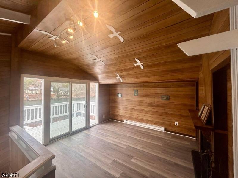 Hopatcong Boro, NJ 07843,38 W River Styx Rd