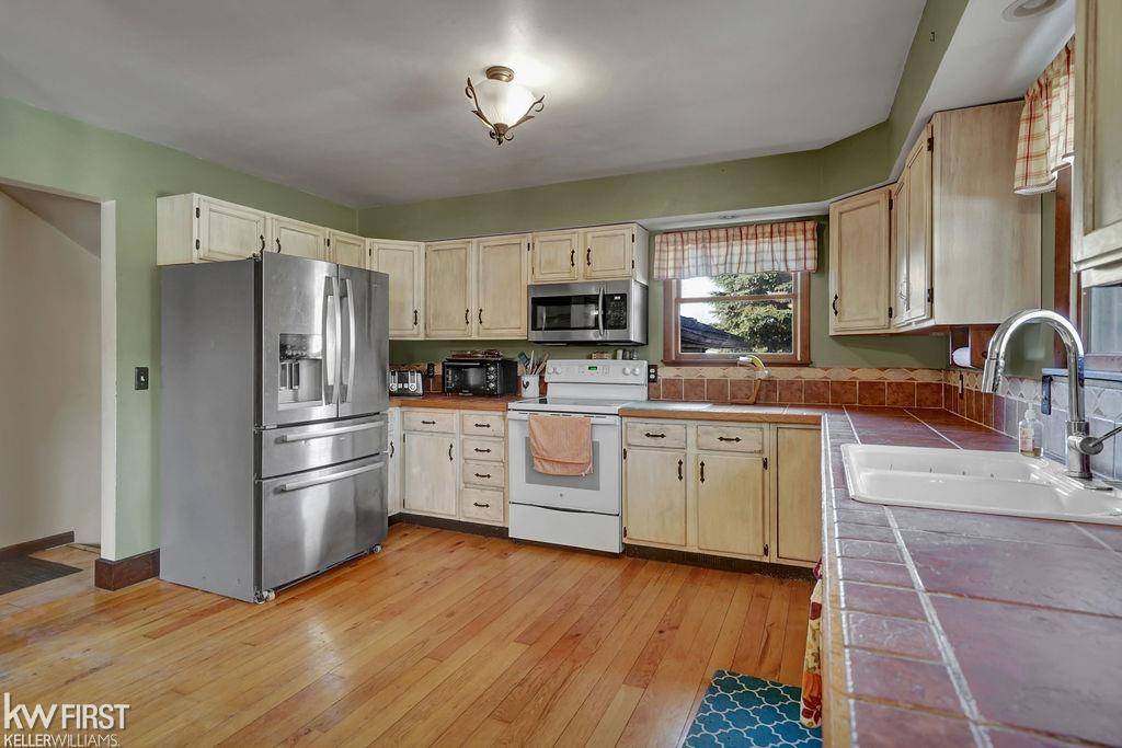 Columbiaville, MI 48421,5727 Stanley RD