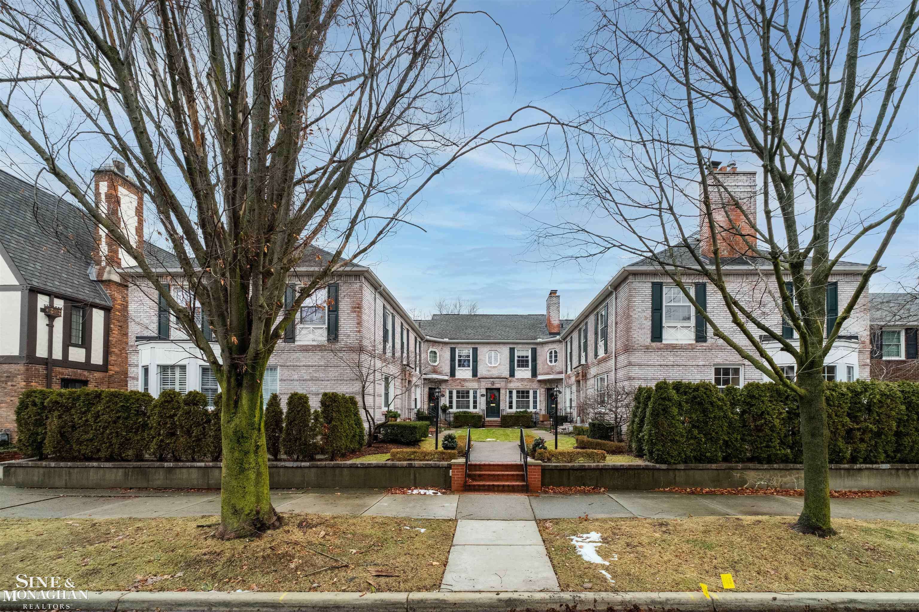 Grosse Pointe, MI 48230,47 Cranford LN