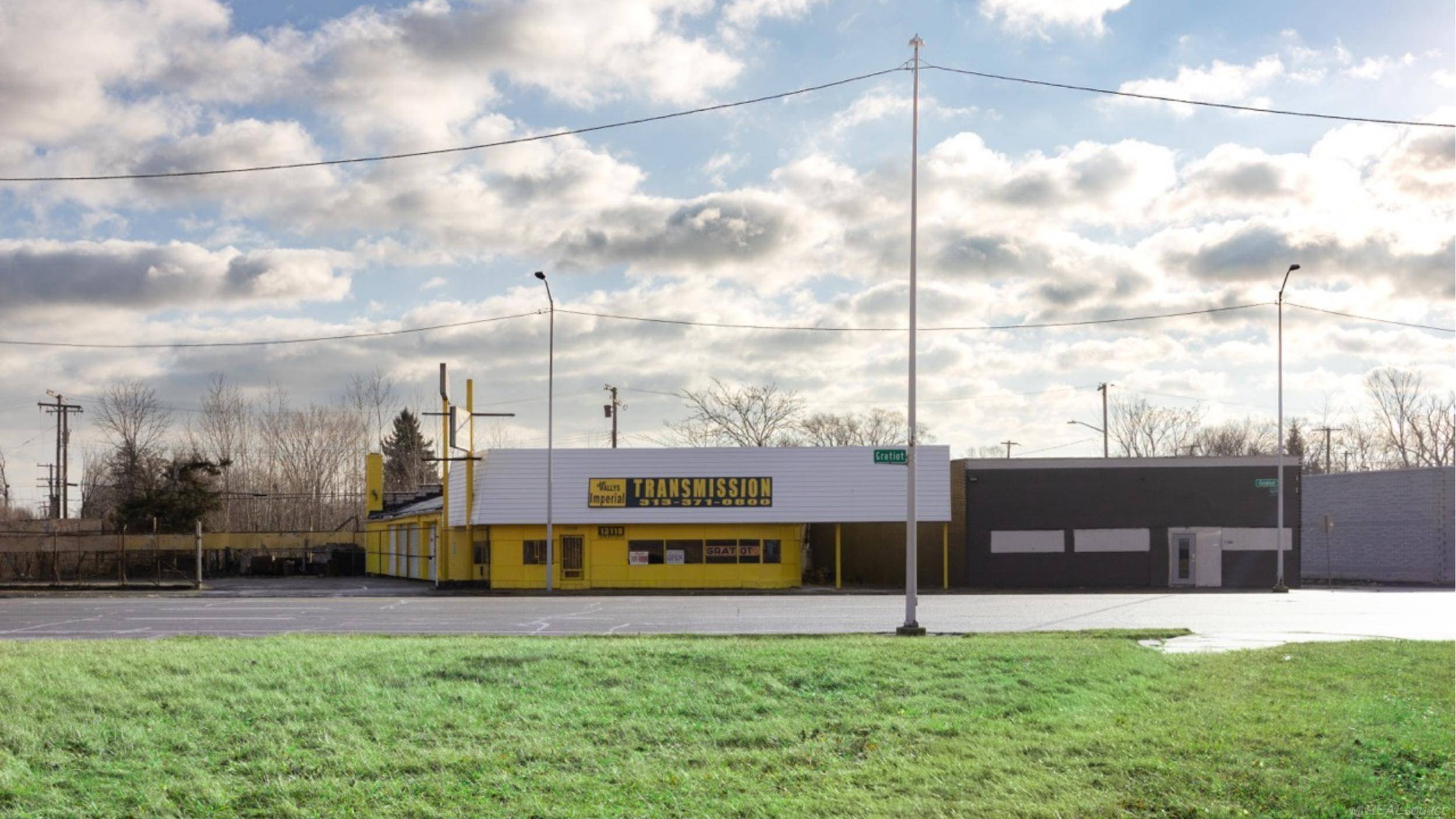 Detroit, MI 48205,13118 Gratiot AVE