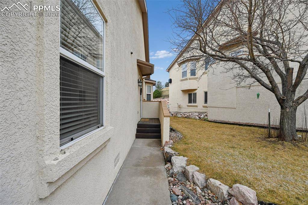 Colorado Springs, CO 80920,2114 Summerset DR