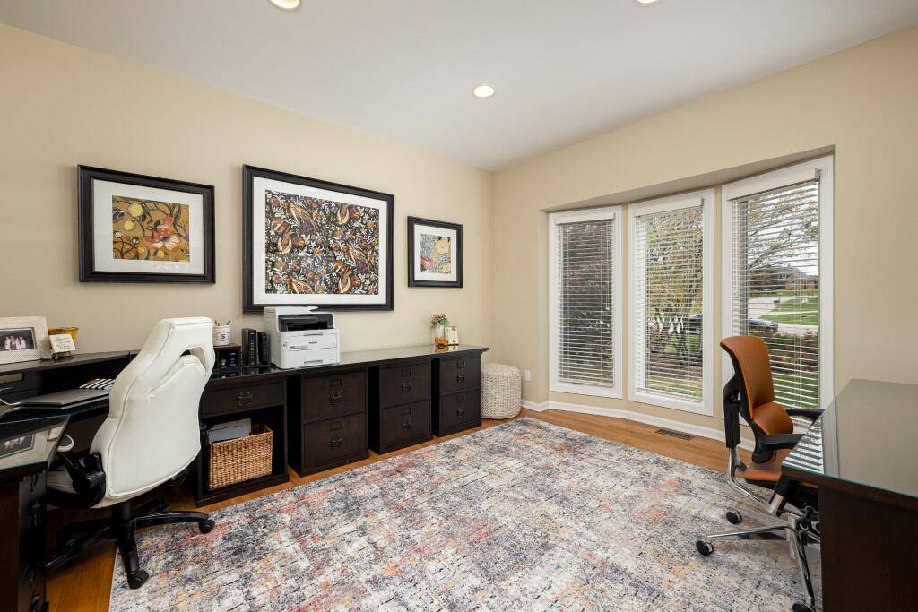 Ann Arbor, MI 48103,4976 Birkdale DR