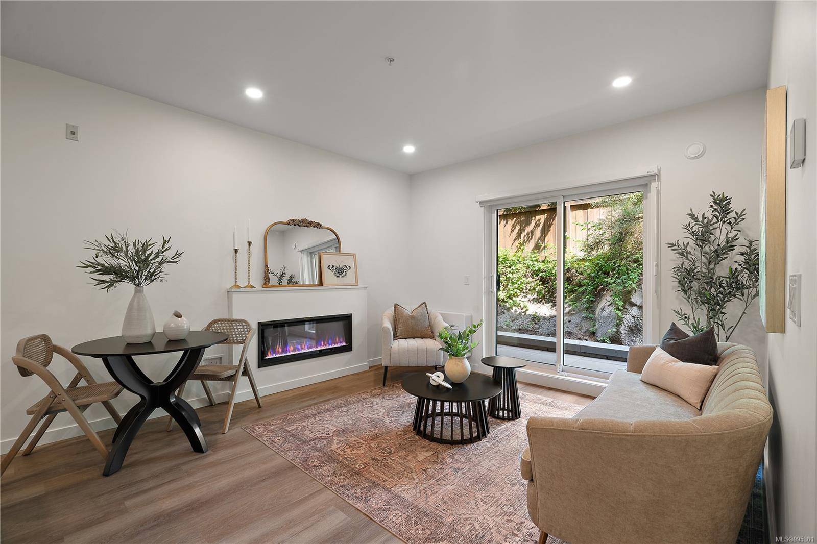 Esquimalt, BC V9A 6A1,1102 Esquimalt Rd #B304