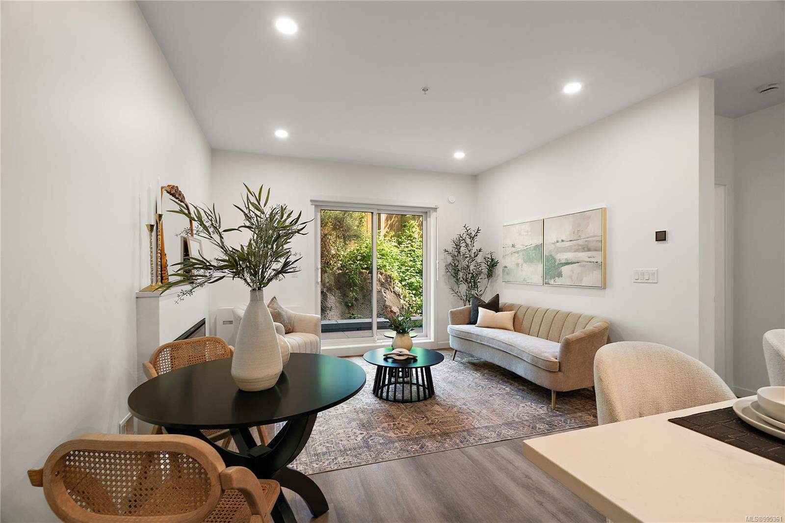 Esquimalt, BC V9A 6A1,1102 Esquimalt Rd #B304