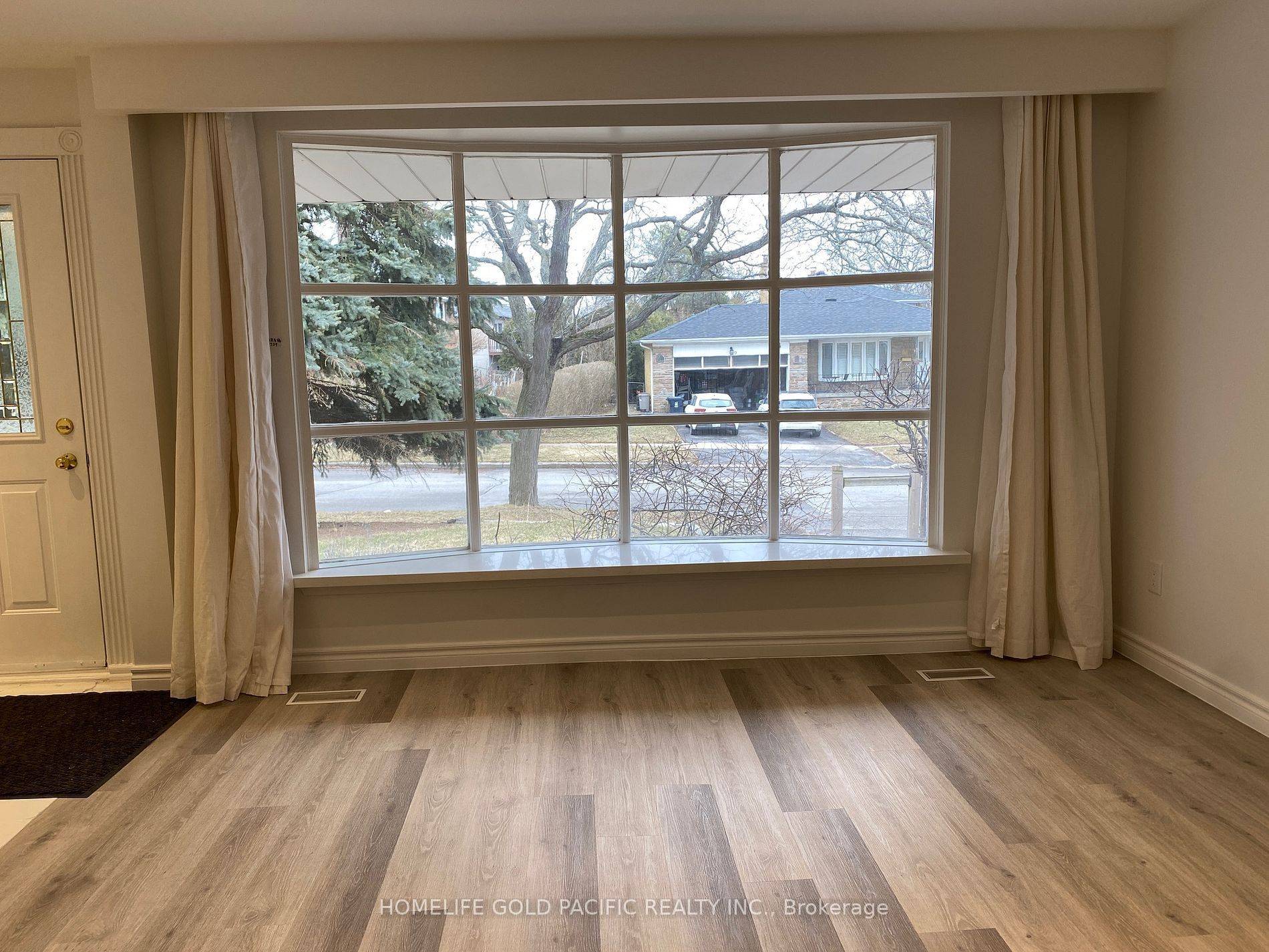 Toronto C15, ON M2J 2J8,50 Bellbury CRES