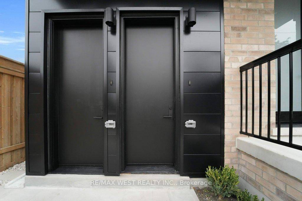 Toronto C03, ON M6C 3V6,661 Winona DR