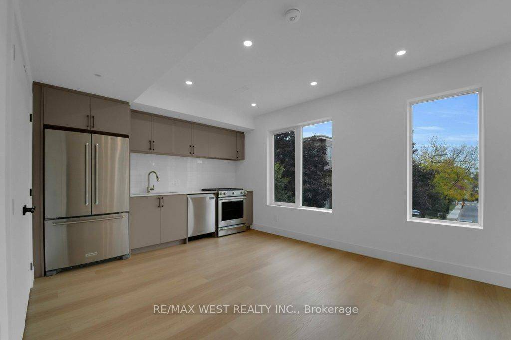 Toronto C03, ON M6C 3V6,661 Winona DR