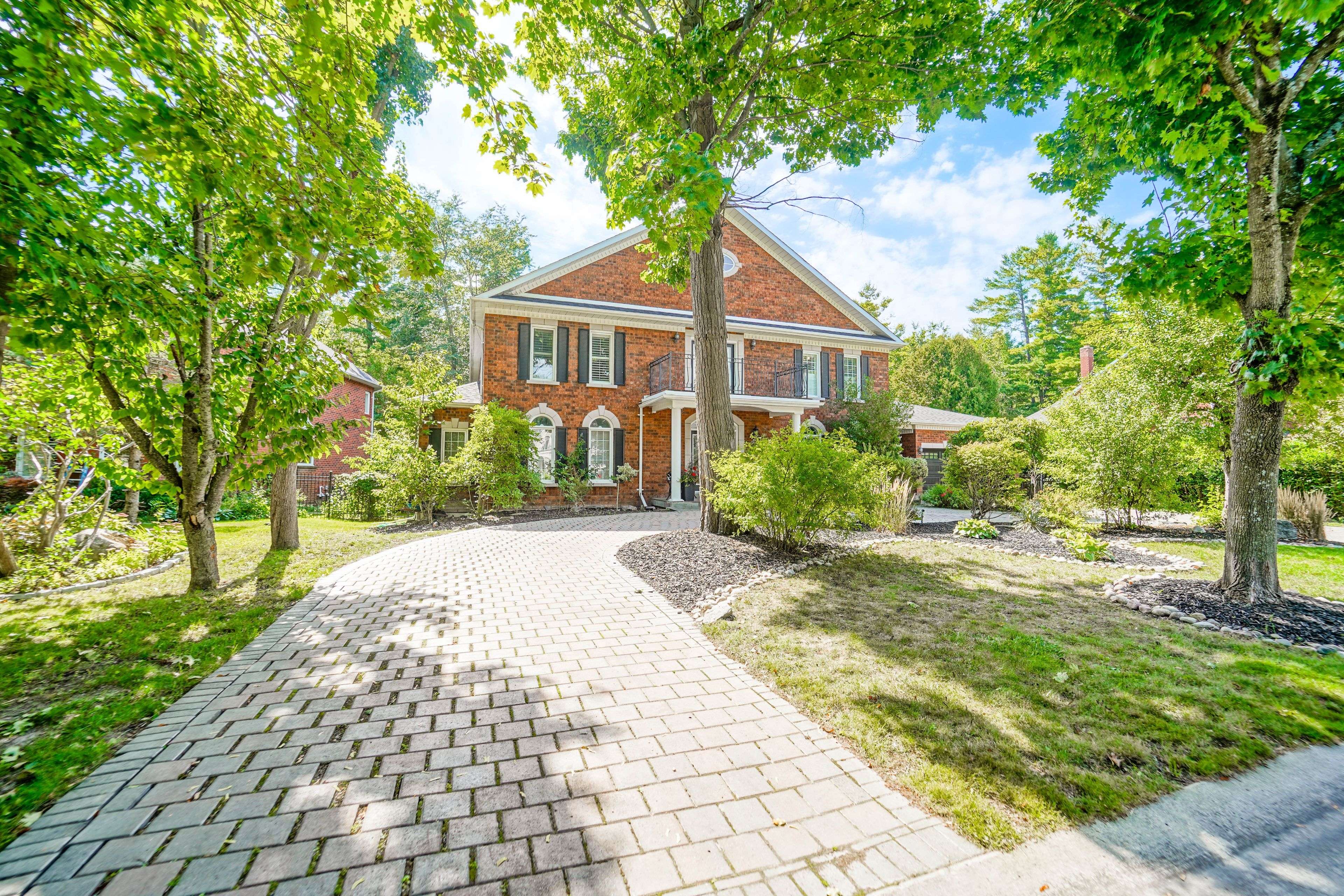 Pickering, ON L1V 1L1,81 Woodview DR