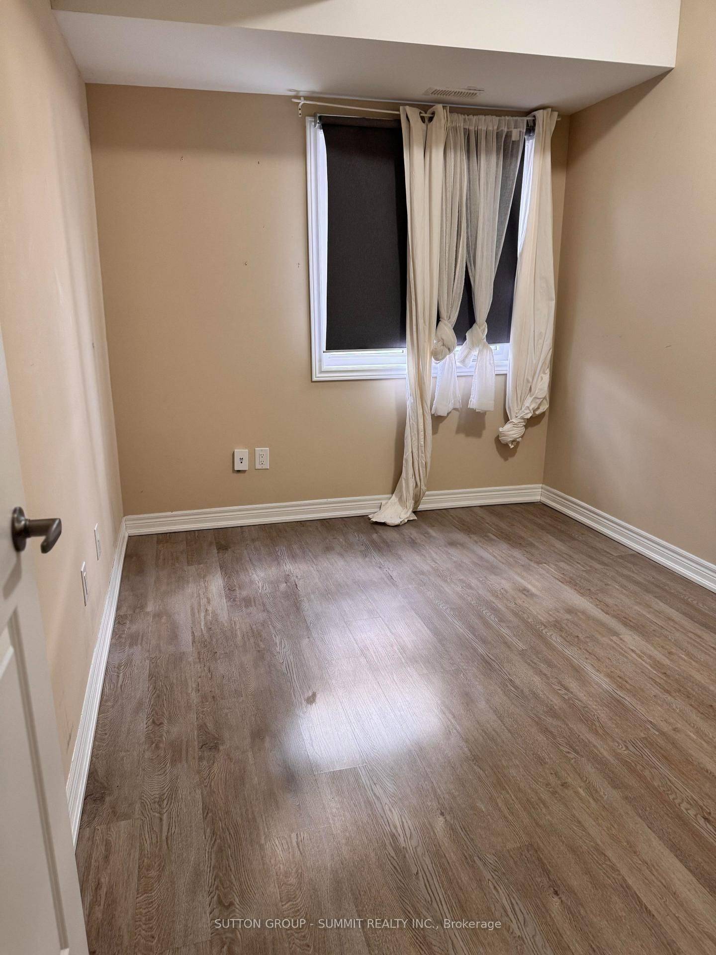 Oshawa, ON L1H 2P5,291 Olive AVE #LOWER UNIT