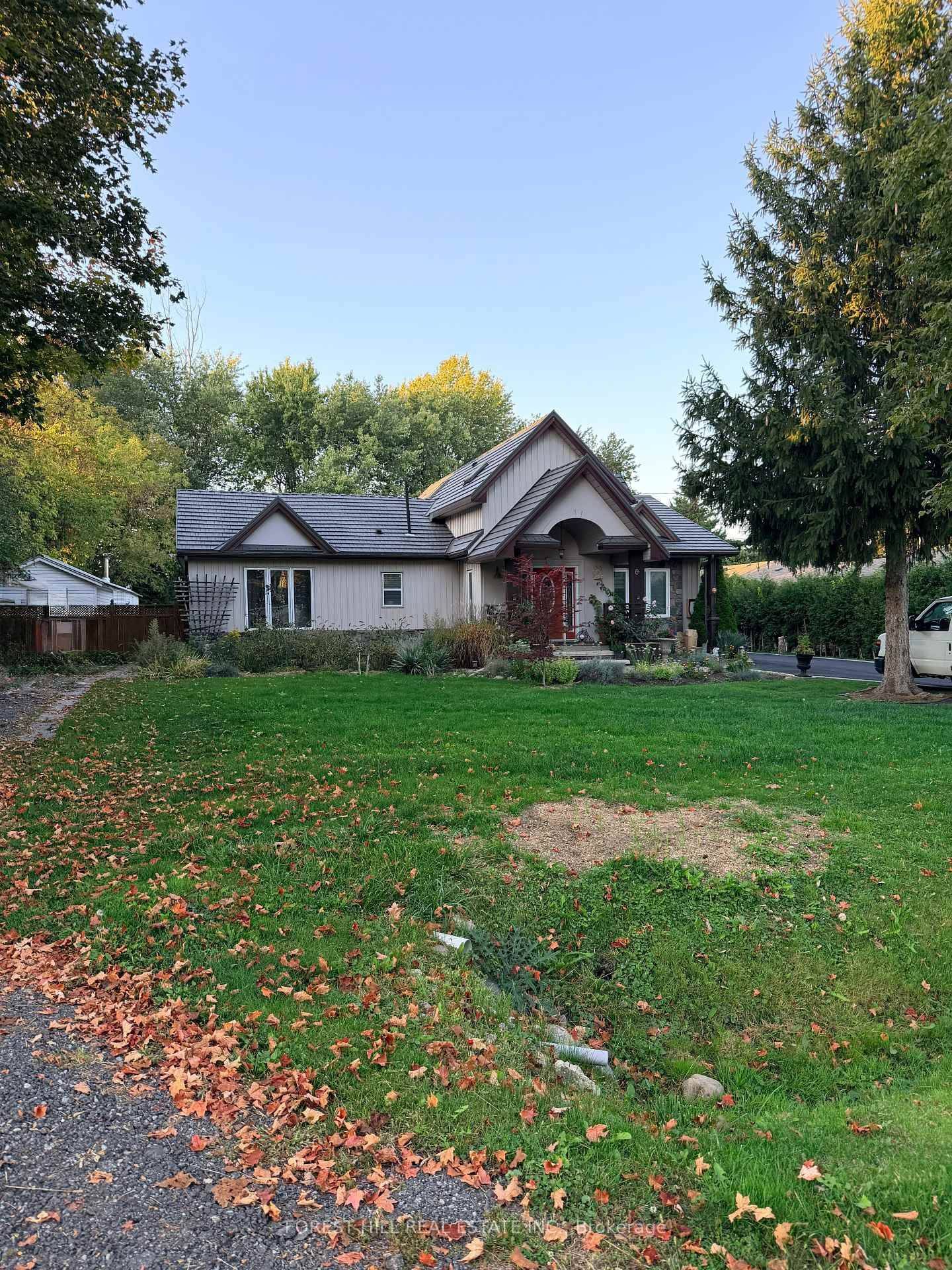 Pickering, ON L1X 0K1,240 Martins ST #B1