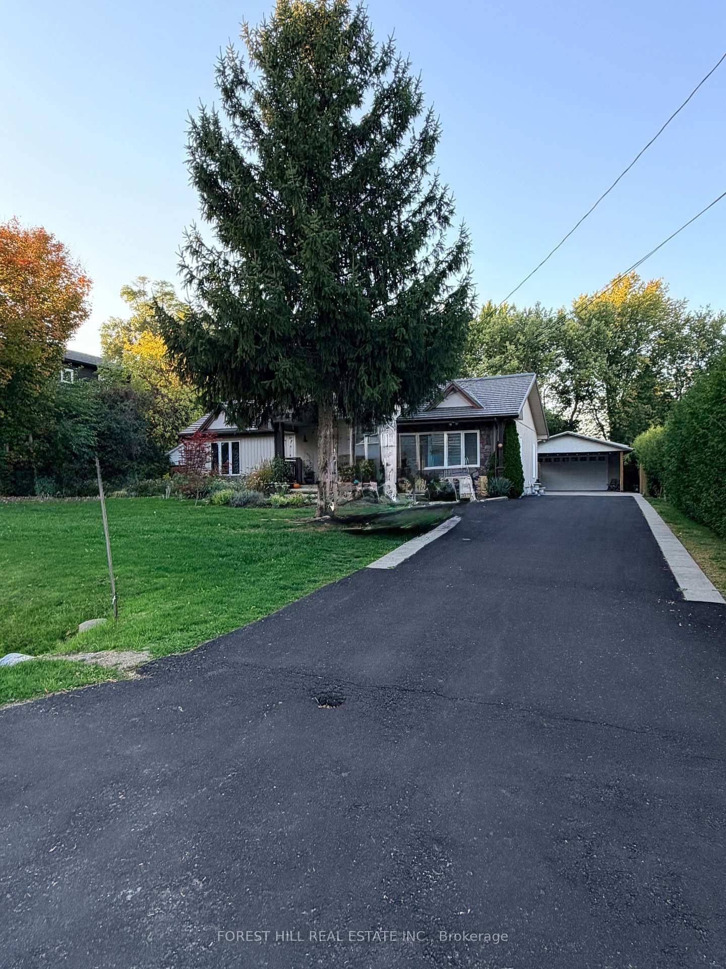 Pickering, ON L1X 0K1,240 Martins ST #B1