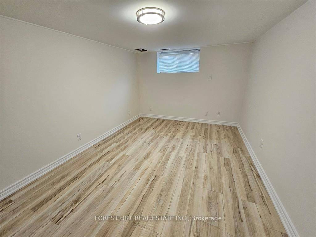 Pickering, ON L1X 0K1,240 Martins ST #B1