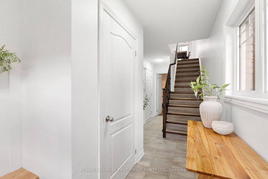 Clarington, ON L1C 0S4,93 Markham TRL