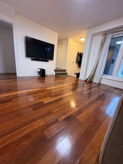 Toronto E07, ON M1V 2E1,28 Moorehouse DR