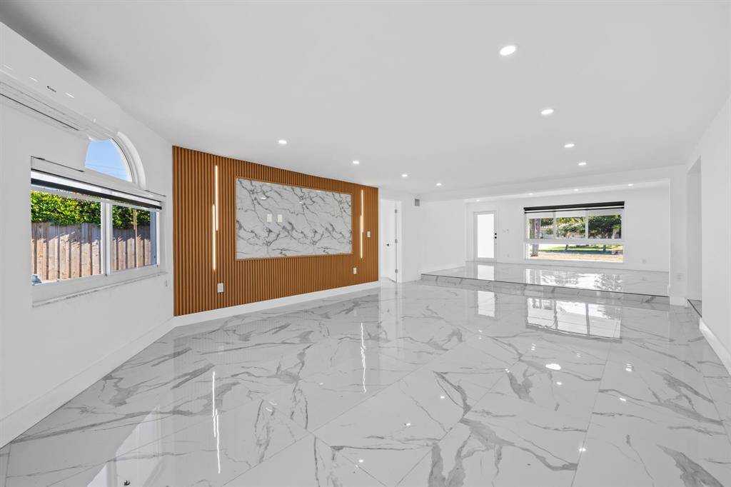 Fort Lauderdale, FL 33308,2185 Imperial Point Dr