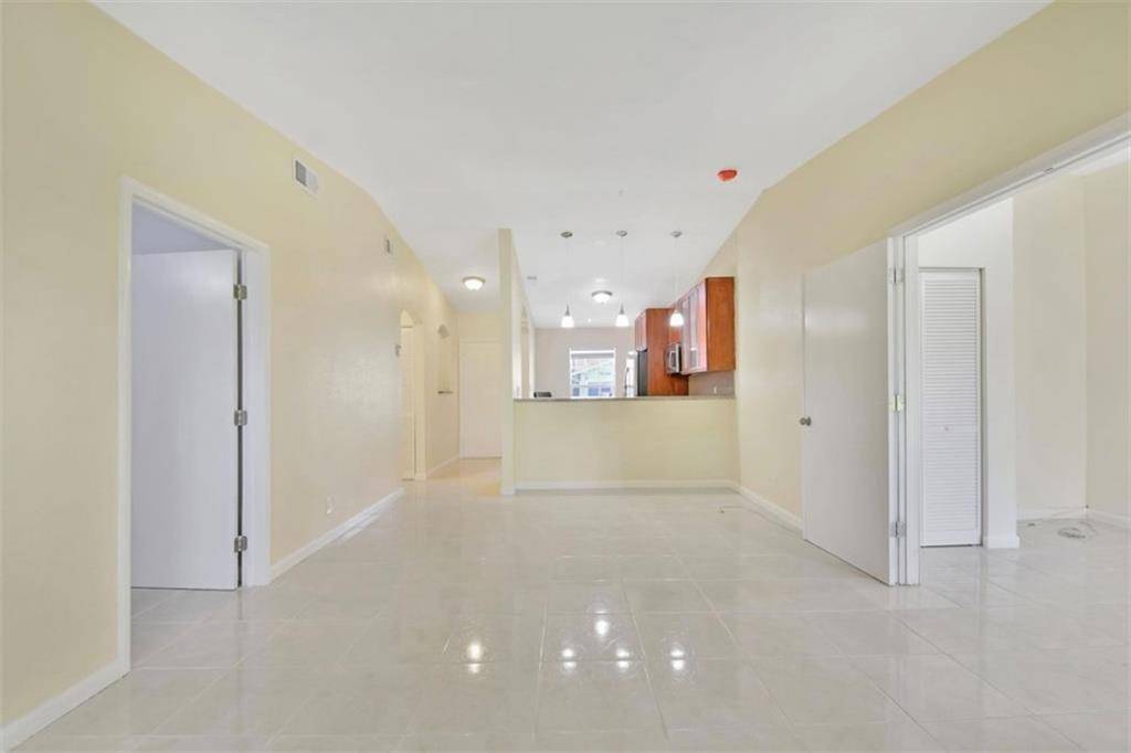 Pompano Beach, FL 33063,5544 Lakewood Cir #E