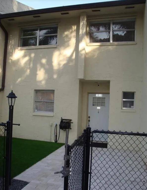 Fort Lauderdale, FL 33309,3010 NW 68th St #102