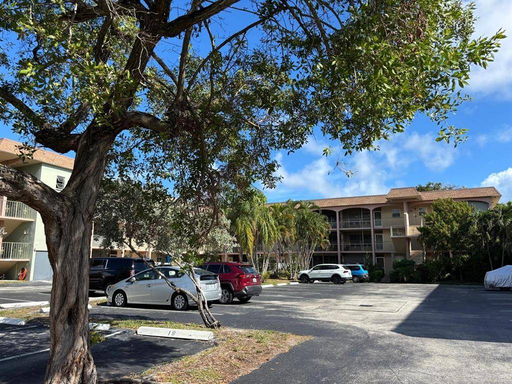 Pompano Beach, FL 33060,100 SE 6th Avenue #303