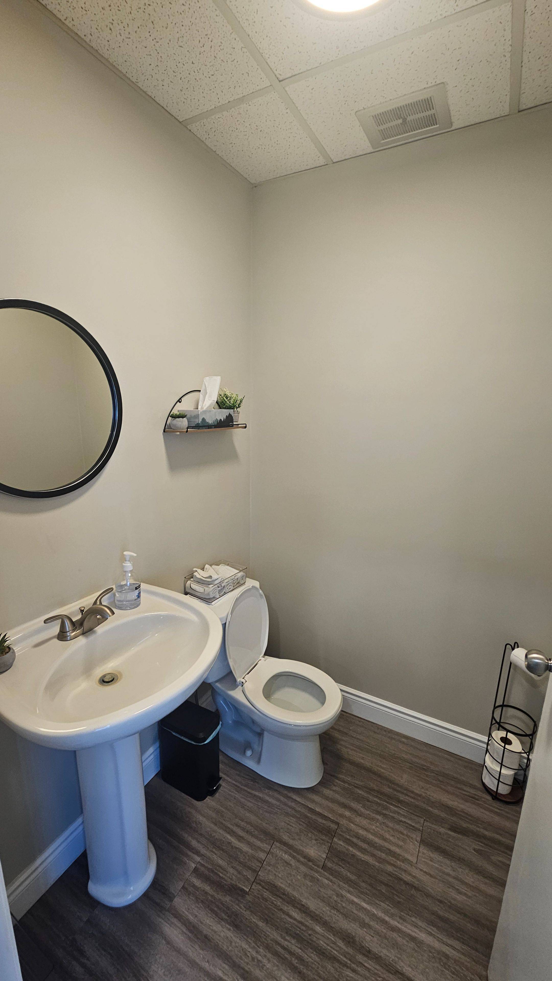 Barrie, ON L4M 5A5,18 Alliance BLVD #19