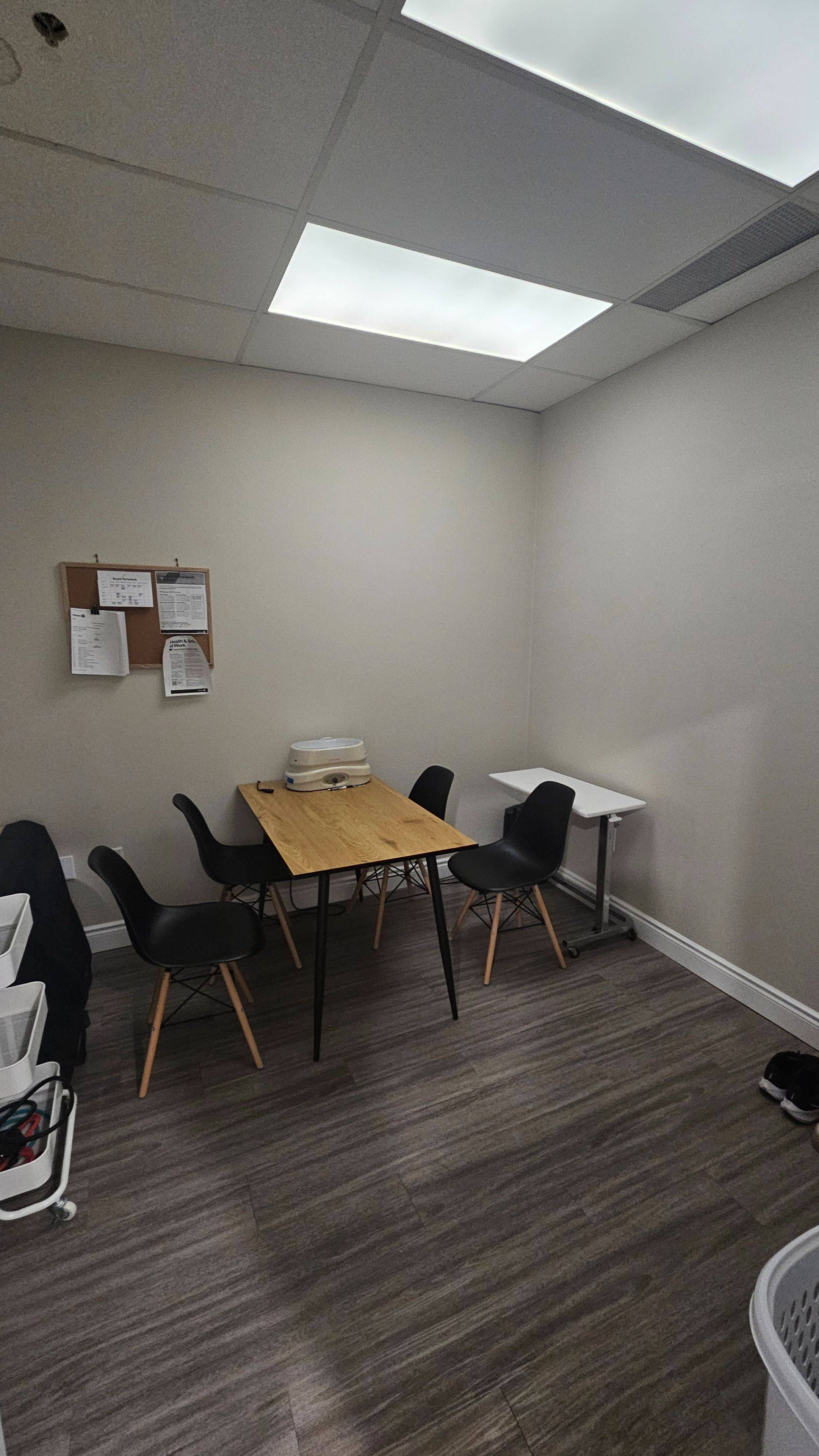 Barrie, ON L4M 5A5,18 Alliance BLVD #19