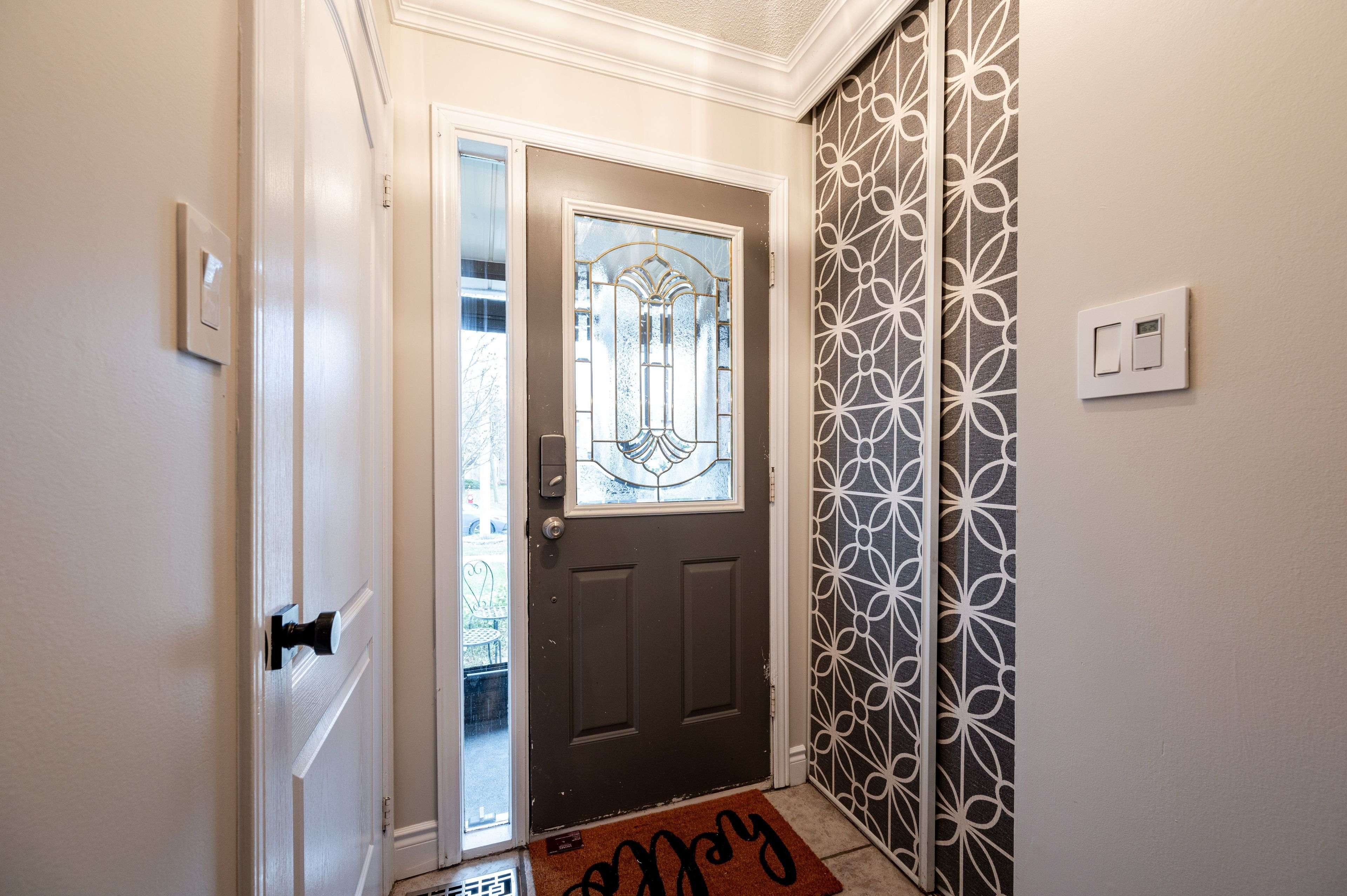 Mississauga, ON L5N 6G5,3376 Nighthawk TRL