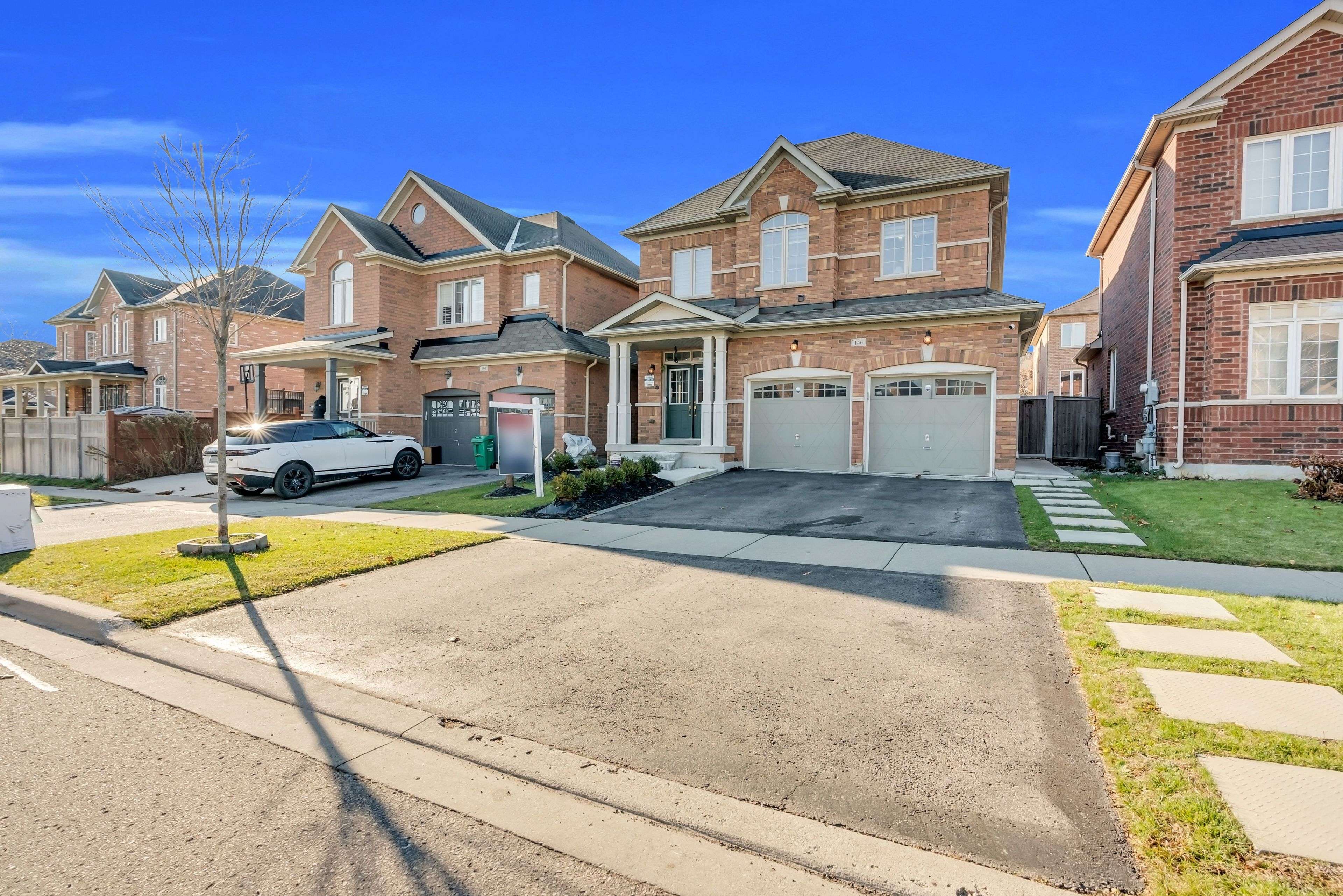 Brampton, ON L6Y 2X6,146 George Robinson DR