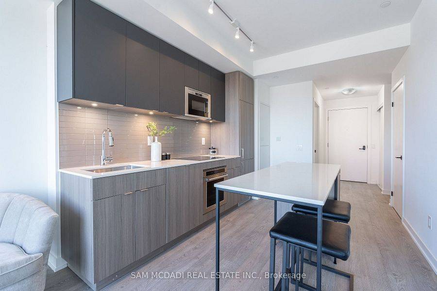 Mississauga, ON L5H 0A9,220 Missinihe WAY #1412