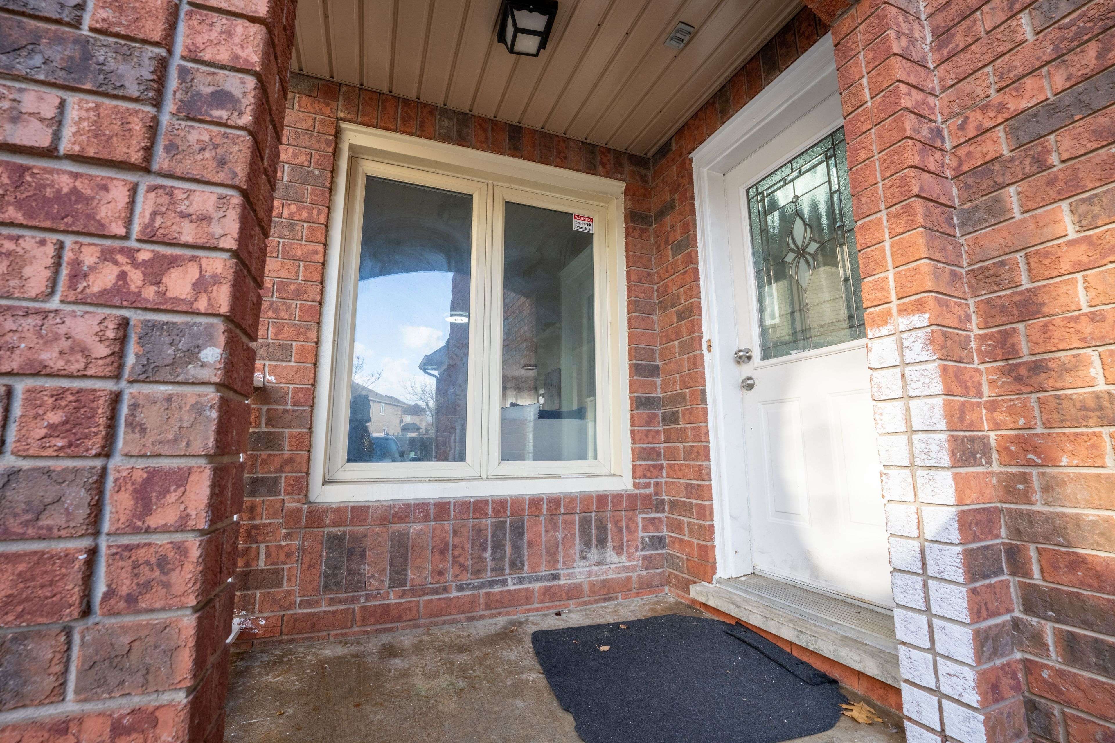 Brampton, ON L6R 2L3,7 Mount Fuji CRES