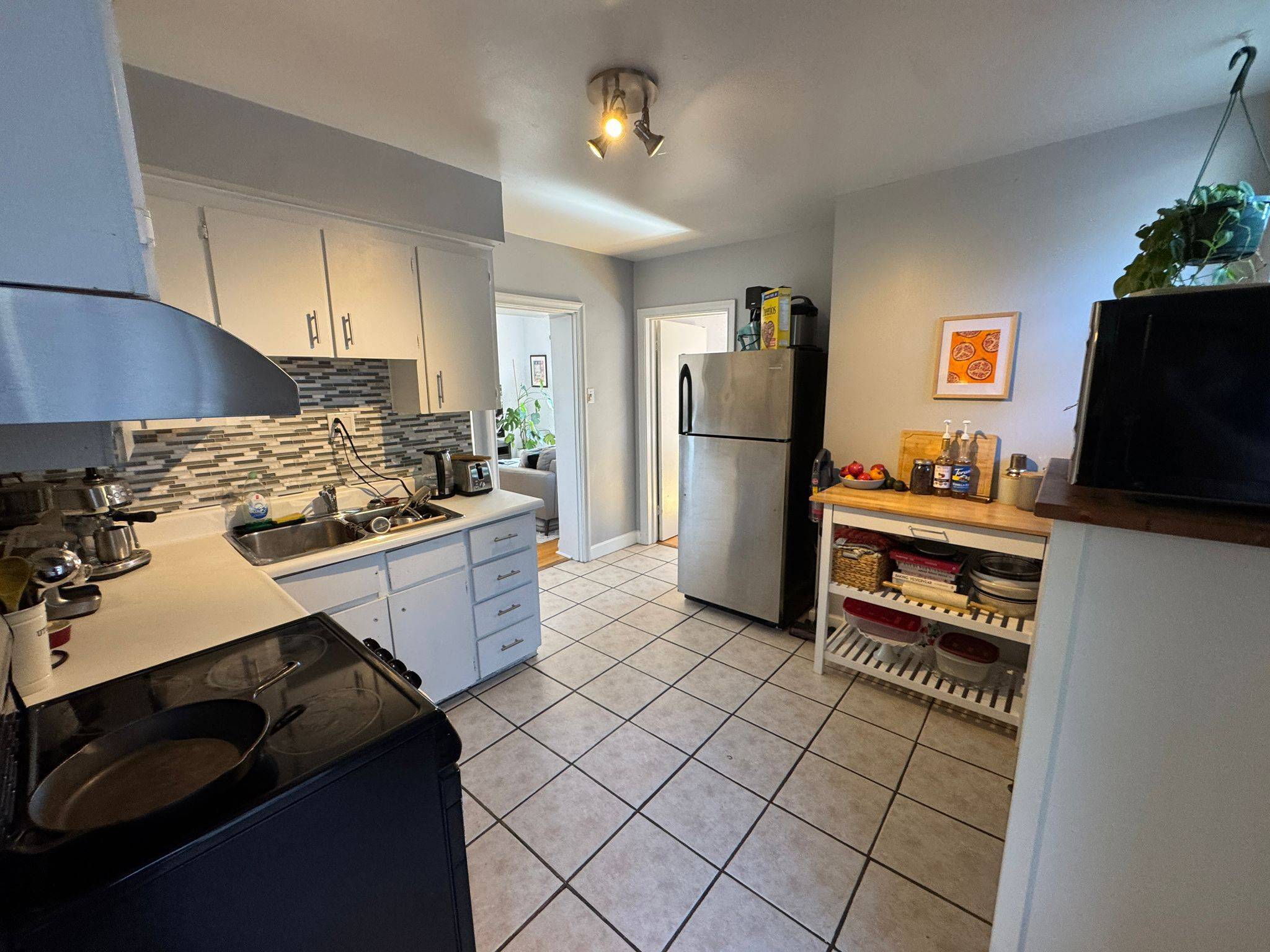 Toronto W02, ON M6P 1R5,354 Annette ST #2