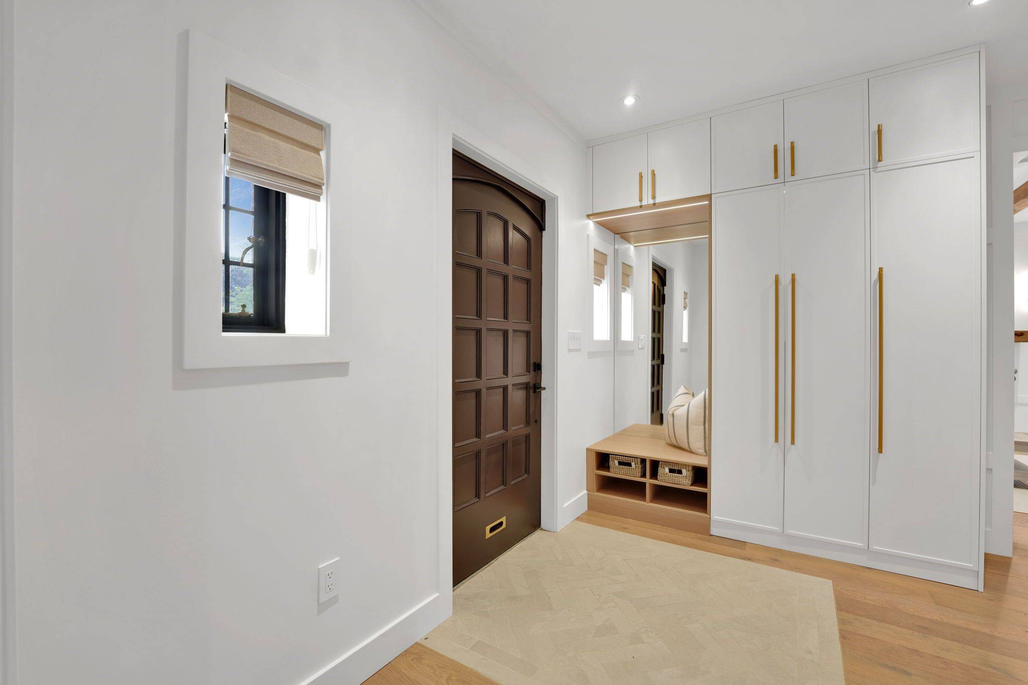 Burlington, ON L7T 1R2,977 Unsworth AVE