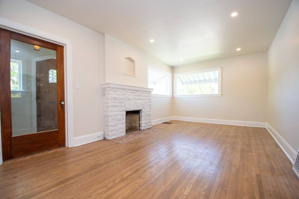 Peterborough, ON K9H 5Y9,760 Chemong RD