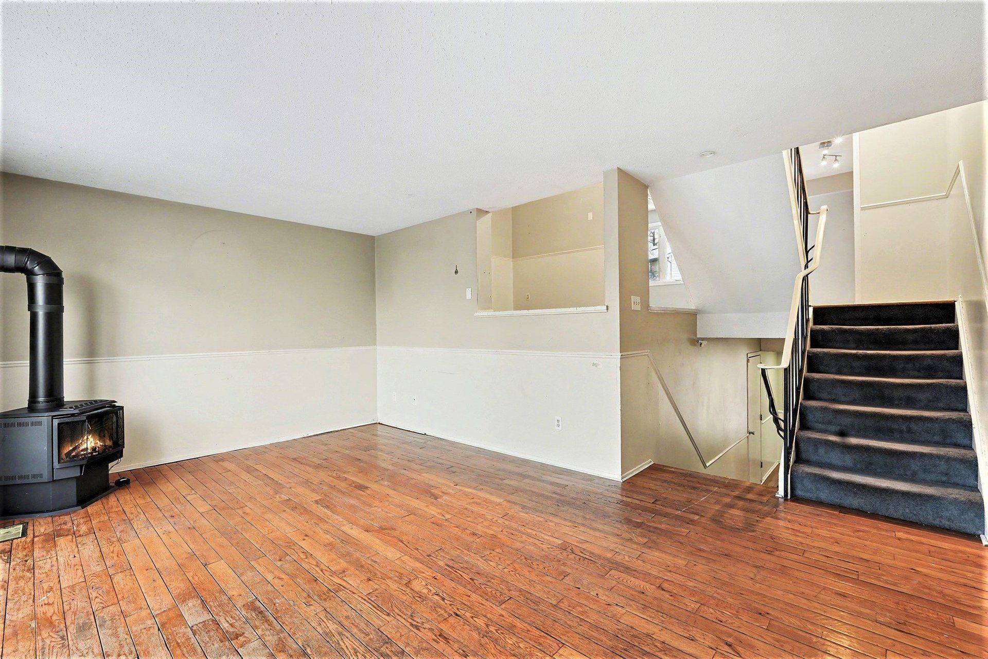 Kanata, ON K2L 1Z8,48 Peary WAY