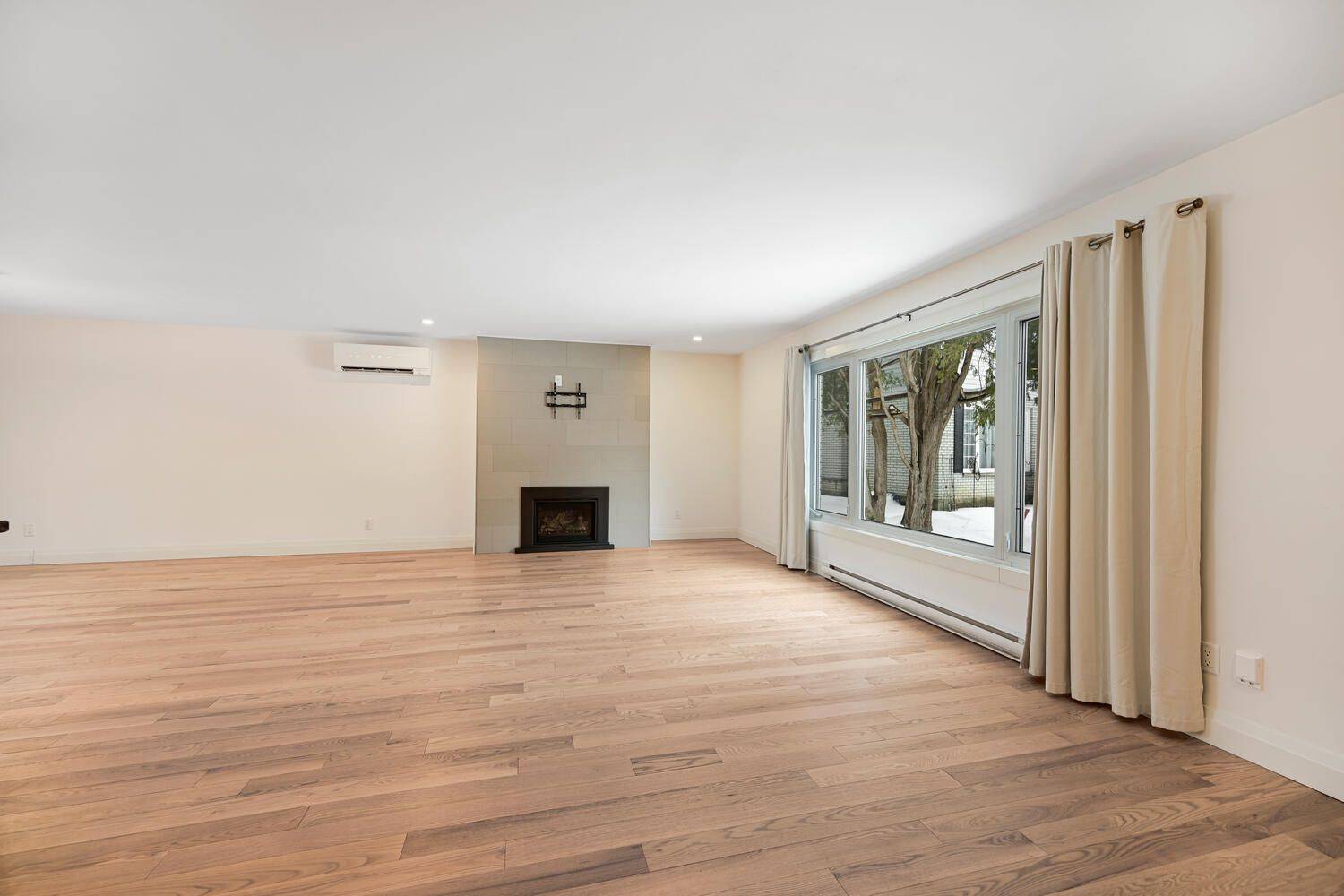 Brockville, ON K6V 1N4,6 Maplewood CIR