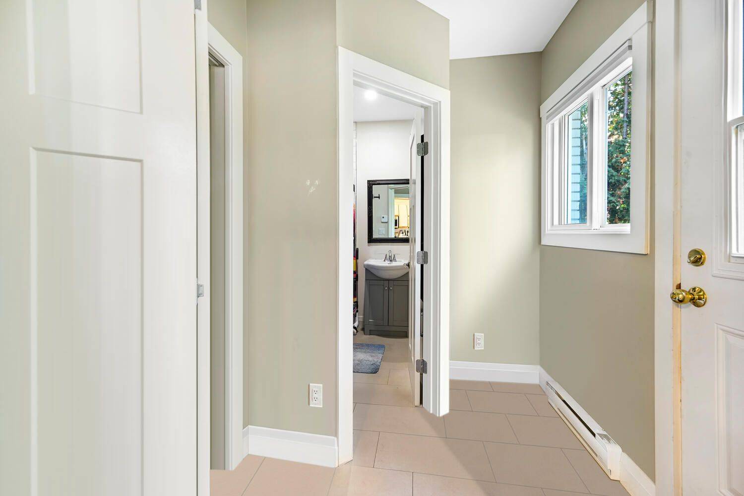 Brockville, ON K6V 1N4,6 Maplewood CIR